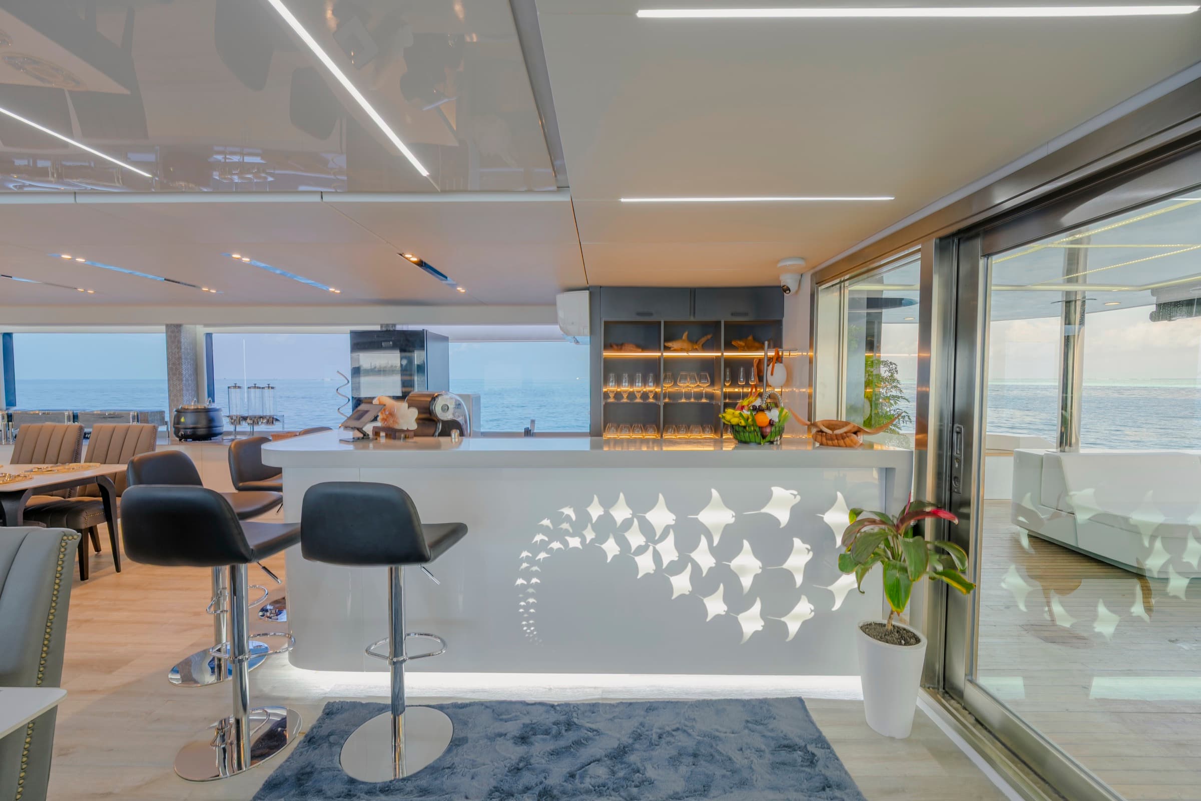 Onboard bar and cocktail lounge aboard SERAI